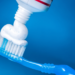 Crest y Colgate enfrentan nuevas demandas debido a preocupaciones sobre el flúor en sus productos