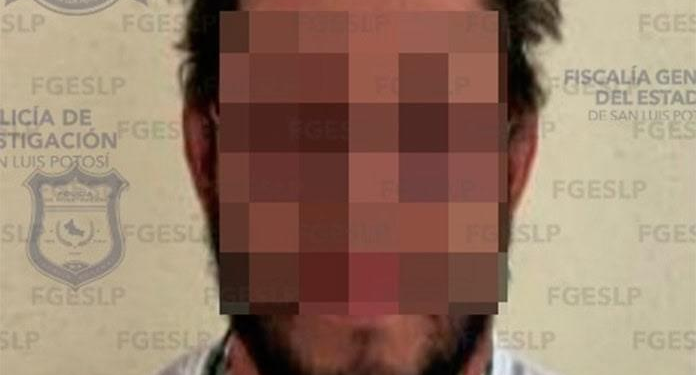 Detienen a hombre por estafar con instalación de pasto sintético