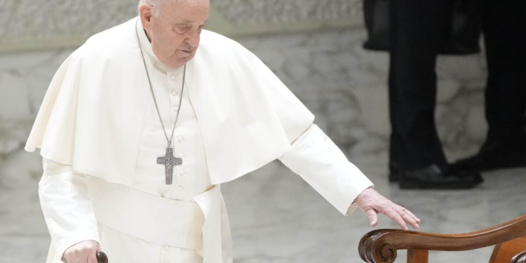 El Papa Francisco se lesiona tras una caída en la Casa Santa Marta
