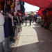 Dos hombres armados con machetes intentan asaltar a comerciantes en el tianguis de Las Vías
