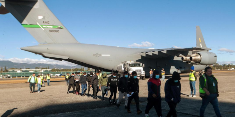 México recibe 4,094 deportados de EE. UU. en una semana