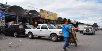 Hombres armados acribillan a un hombre en el Centro de Abastos y escapan sin ser detenidos
