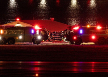 Más de 60 muertos tras choque entre avión de American Airlines y helicóptero Black Hawk en Washington