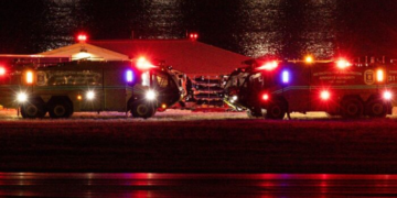 Más de 60 muertos tras choque entre avión de American Airlines y helicóptero Black Hawk en Washington