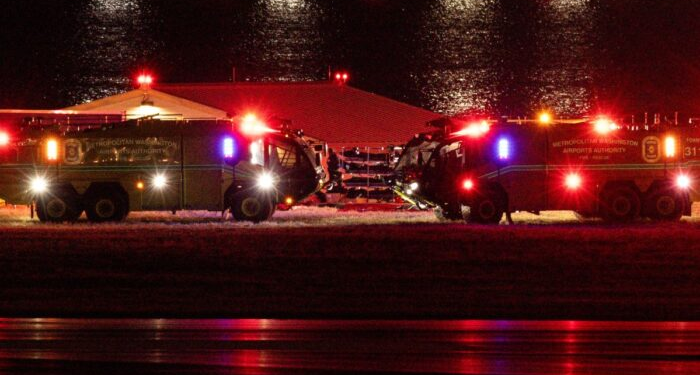 Más de 60 muertos tras choque entre avión de American Airlines y helicóptero Black Hawk en Washington
