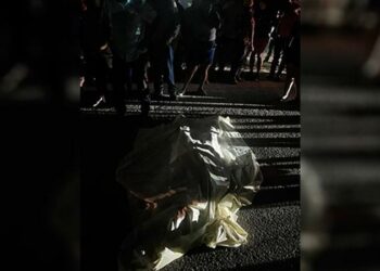 Muere adolescente en choque de motos