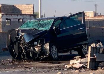 Conductor muere de forma violenta tras impactarse contra un muro de contención