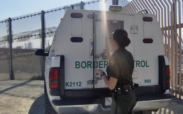 Comienzan las redadas en California como parte de las primeras deportaciones