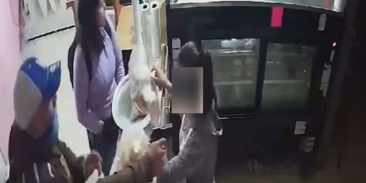 VIDEO | Solicitan apoyo a Gallardo tras robo a pastelería