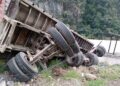 Chofer pierde el remolque y vuelca en la carretera Valles-El Naranjo
