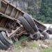 Chofer pierde el remolque y vuelca en la carretera Valles-El Naranjo