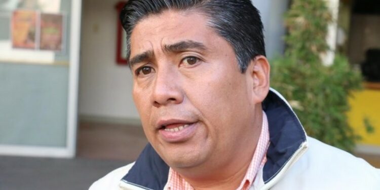 Navarro respalda la reforma contra la no reelección