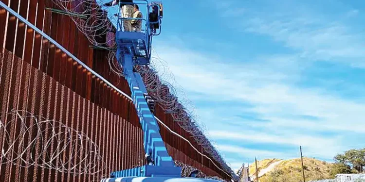 Arizona endurece su frontera con México, para frenar actividades criminales