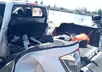 Explosión de cohetes en un sepelio sorprende a una abuelita