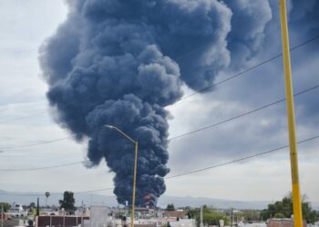Empresa podría enfrentar multa millonaria por contaminación tras incendio en Soledad de Graciano Sánchez