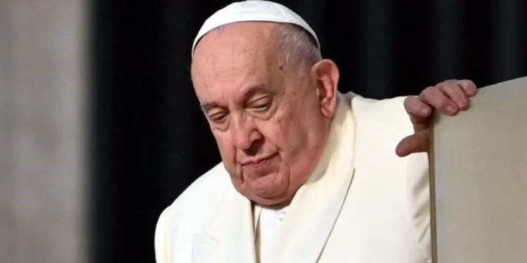 El Papa sigue hospitalizado por infección y enfrenta un “cuadro clínico complejo”