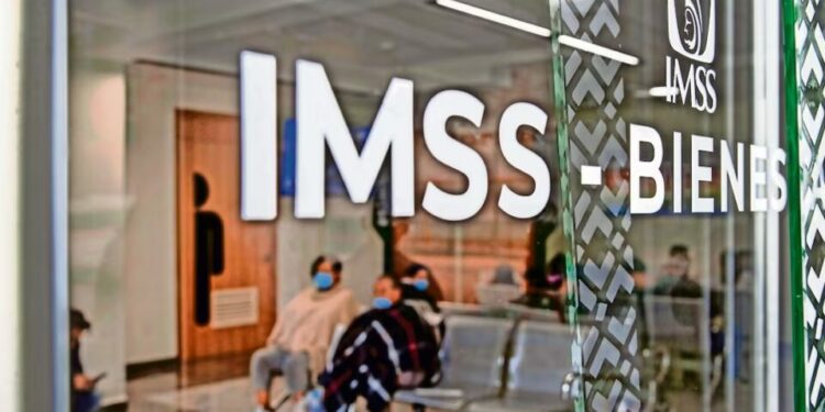 VIDEO| IMSS-Bienestar implementará cambios para solucionar la escasez de medicamentos e insumos
