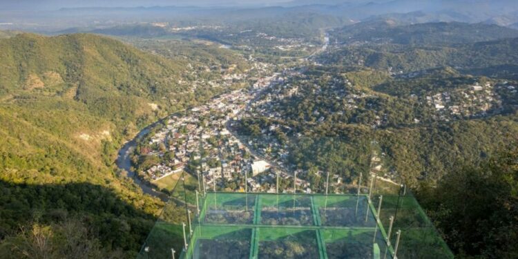 Inauguración oficial del mirador de cristal en Tamazunchale