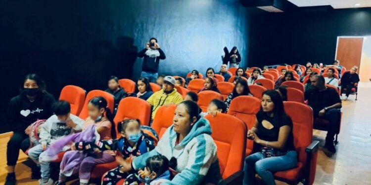 Cine llega a comunidades indígenas para niños y familias