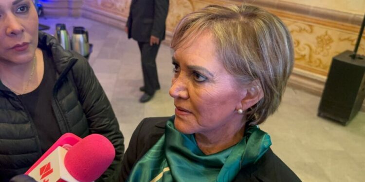 Olga Espitia juramenta como presidenta de AMPI en San Luis Potosí