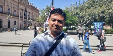 Maestros salen a las calles en protesta contra las reformas del ISSSTE