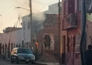 Fuego en la Zona Centro provoca pánico entre vecinos y transeúntes