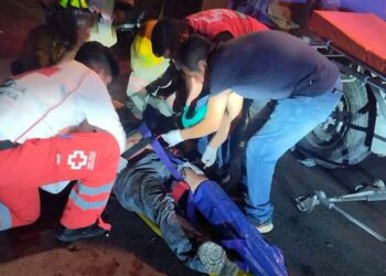 Grave estado de salud para motociclista atropellado