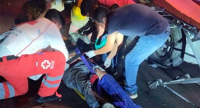 Grave estado de salud para motociclista atropellado