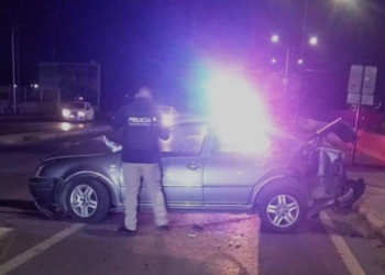 Choque en Salvador Nava deja solo daños materiales