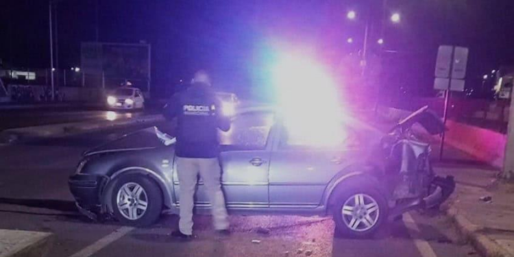Choque en Salvador Nava deja solo daños materiales
