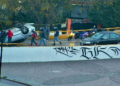 Auto vuelca en la curva de la Avenida Universidad en Dirección a la Alameda