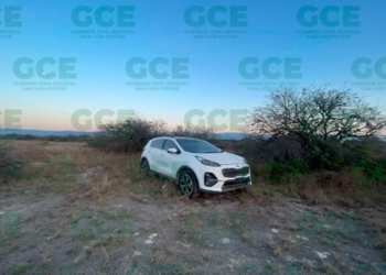 Aseguran vehículo con “poncha llantas” en operativo de seguridad