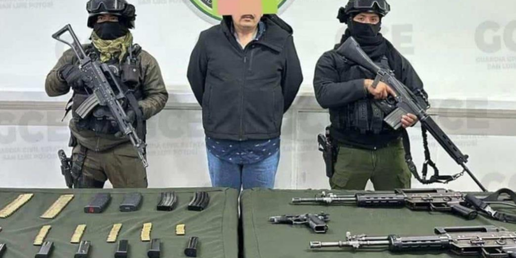Escolta detenido por agredir a ciclista en Venustiano Carranza no trabaja para diputado, aclaran autoridades