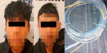 Detienen a dos hombres por robo de cableado en tráileres estacionados en Walmart de avenida Muñoz