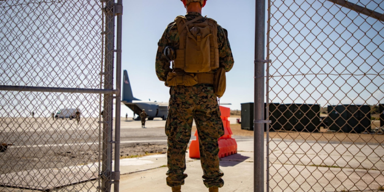 Estados Unidos traslada a 177 migrantes desde base de Guantánamo a Venezuela