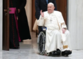 El Papa Francisco se mantiene en estado crítico en Roma, con insuficiencia renal leve bajo control, según informe médico