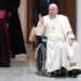 El Papa Francisco se mantiene en estado crítico en Roma, con insuficiencia renal leve bajo control, según informe médico
