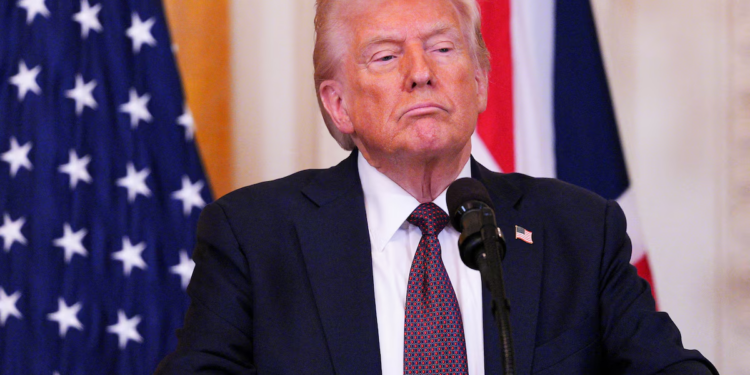 Diferencias clave entre la “tarjeta dorada” de Trump y la visa EB-5: costos, requisitos y beneficios