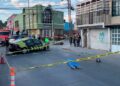 Joven motociclista pierde la vida al chocar contra un auto
