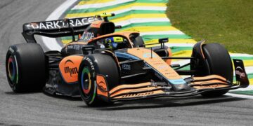¿Se extraña a ‘Checo’? Primer incidente de Liam Lawson con Red Bull