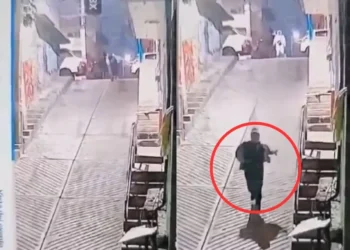VIDEO | Así intentaron secuestrar a una mujer en calles de Naucalpan, Edomex