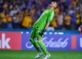 Pláticas en curso para la renovación de Nahuel Guzmán con Tigres