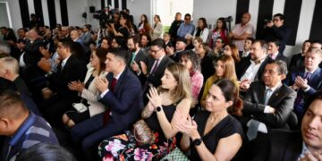 El Colegio de Notarios ofrecerá su apoyo al programa de viviendas del estado