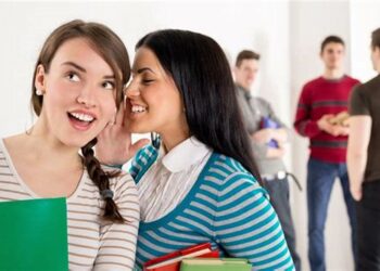 ¿Por qué el chisme nos resulta irresistible? Una experta de la UNAM lo revela