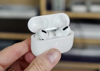 Apple trabaja en AirPods con cámaras integradas y funciones de IA