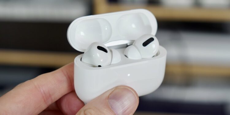 Apple trabaja en AirPods con cámaras integradas y funciones de IA