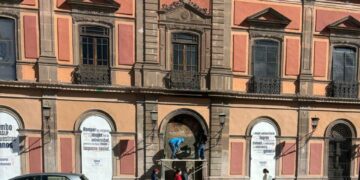 Sustituyen la puerta quemada en la UASLP