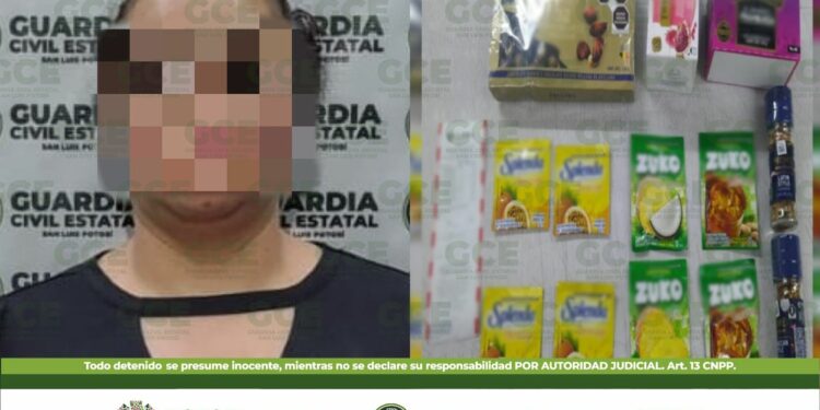 Mujer que pretendía huir con mercancía de un supermercado en la capital potosina, es detenida por Guardia Civil Estatal