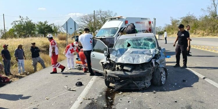 Valles-Tamazunchale: cinco muertos en un fuerte choque