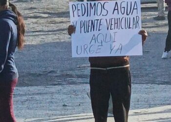 VIDEO | Protestan en el periférico pidiendo la construcción de un puente y acceso al agua
